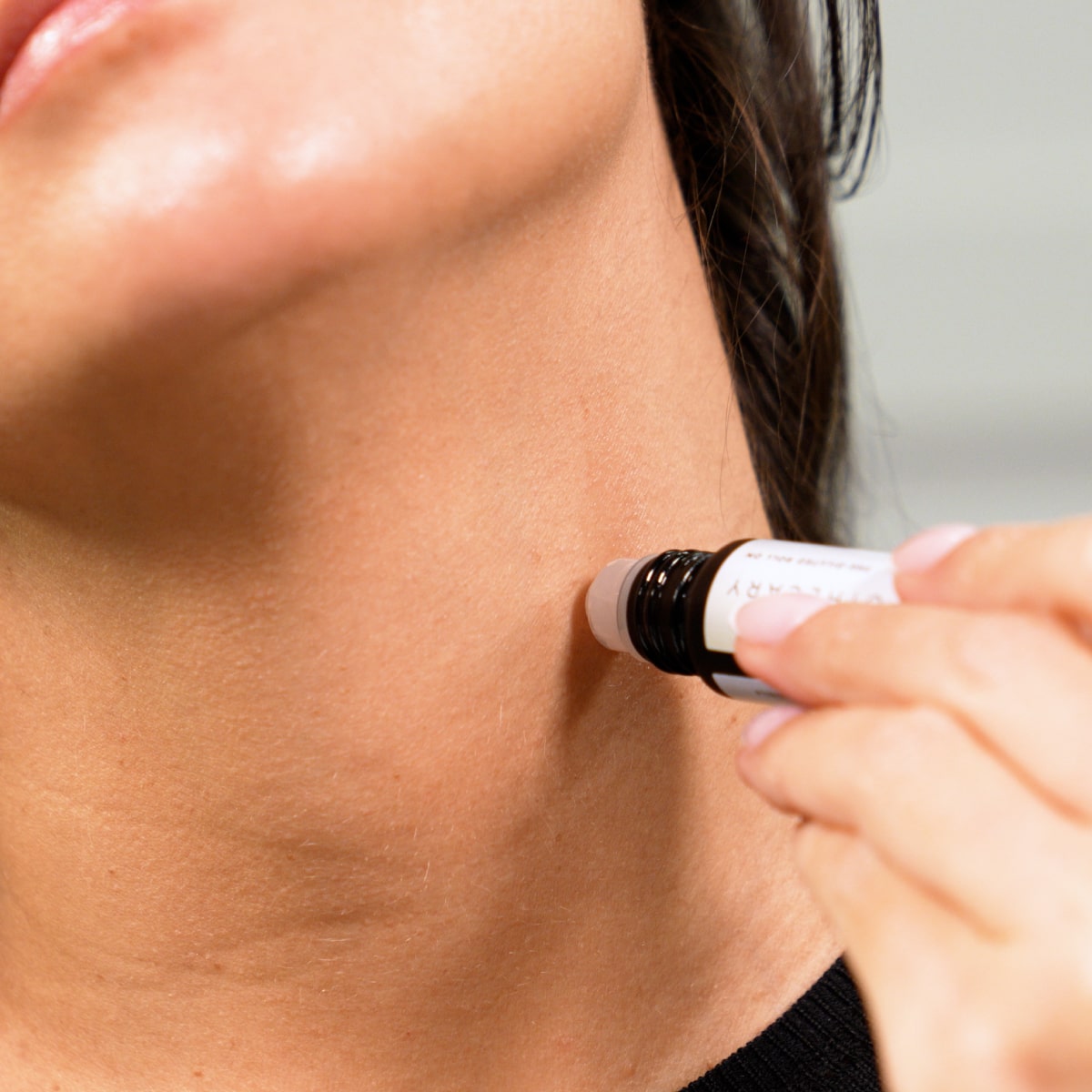 APPLY OIL DIRECTLY TO SKIN