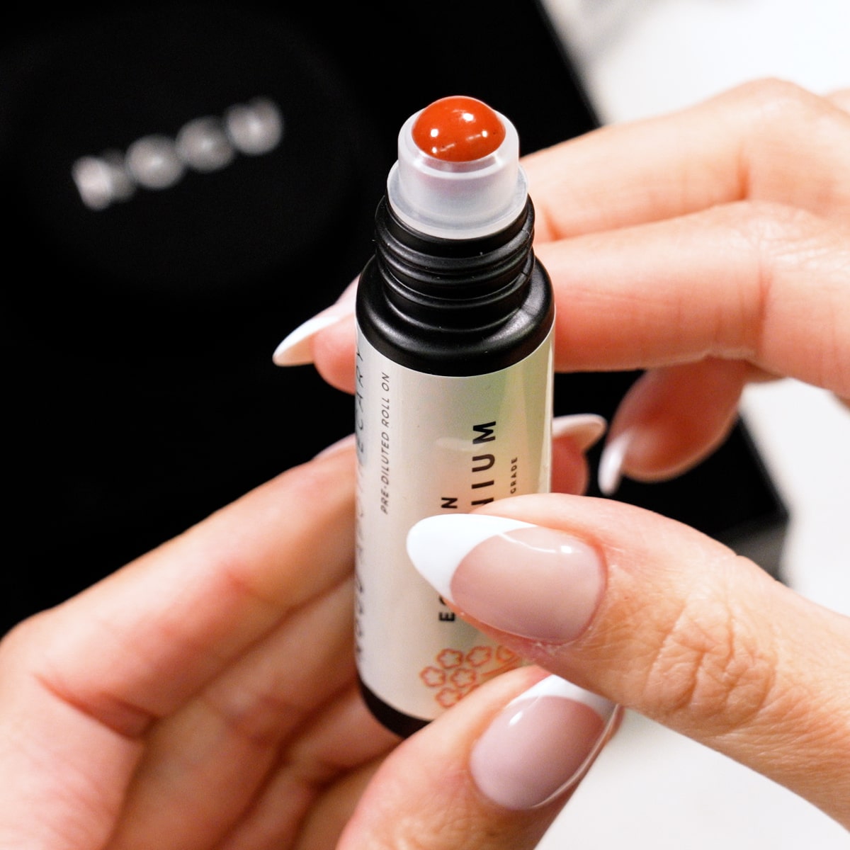 GERANIUM JOJOBA RED JASPER ROLLERBALL ESSENTIAL OIL