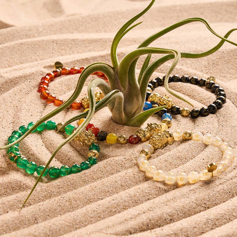 Pixiu Feng Shui Bracelet | EARTH Element | Green Agate x 18k Gold